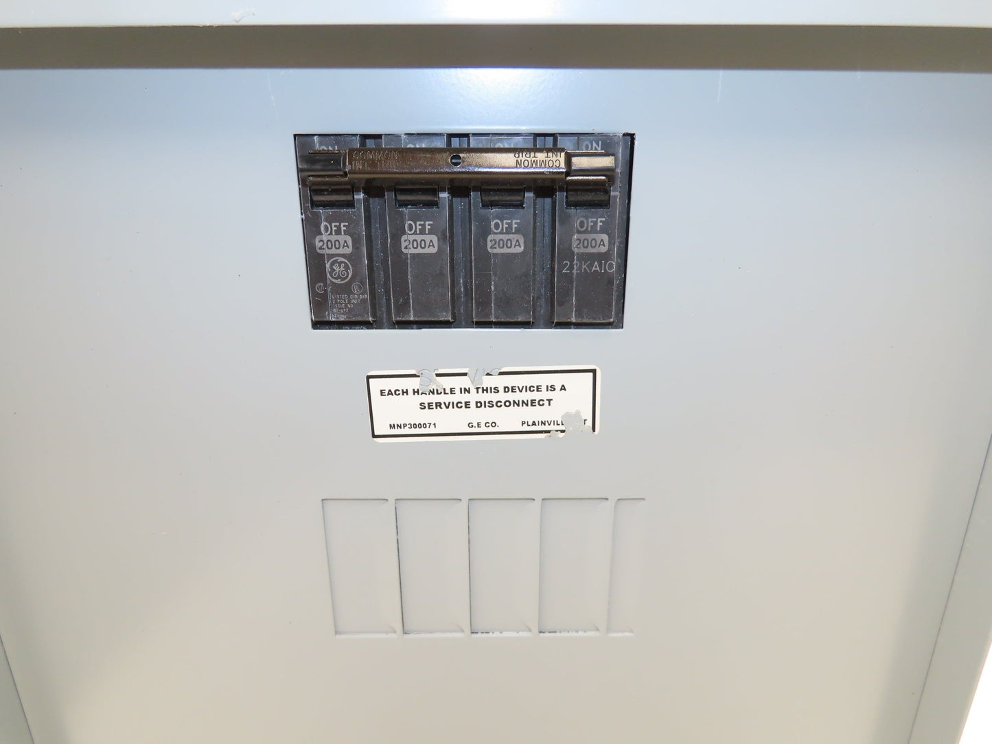 Midwest M282CB1 200 AMP Meter Center w/Main Breaker 120/240V NEMA 3R Rainproof