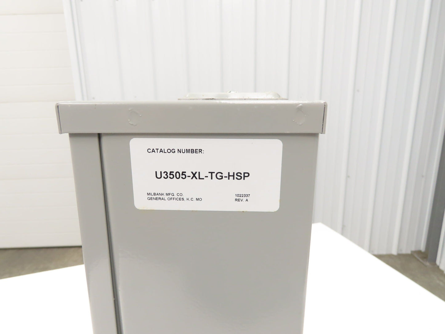 Milbank U3505-XL-TG-HSP Ringless Meter Socket 200A 1Ph Lever Bypass 5 Terminal