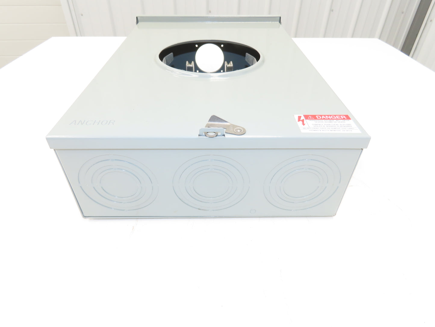 Thomas Betts URS1394-H0-WR Anchor Ringless 200A Meter Socket 1Ph 4 Terminal 3R