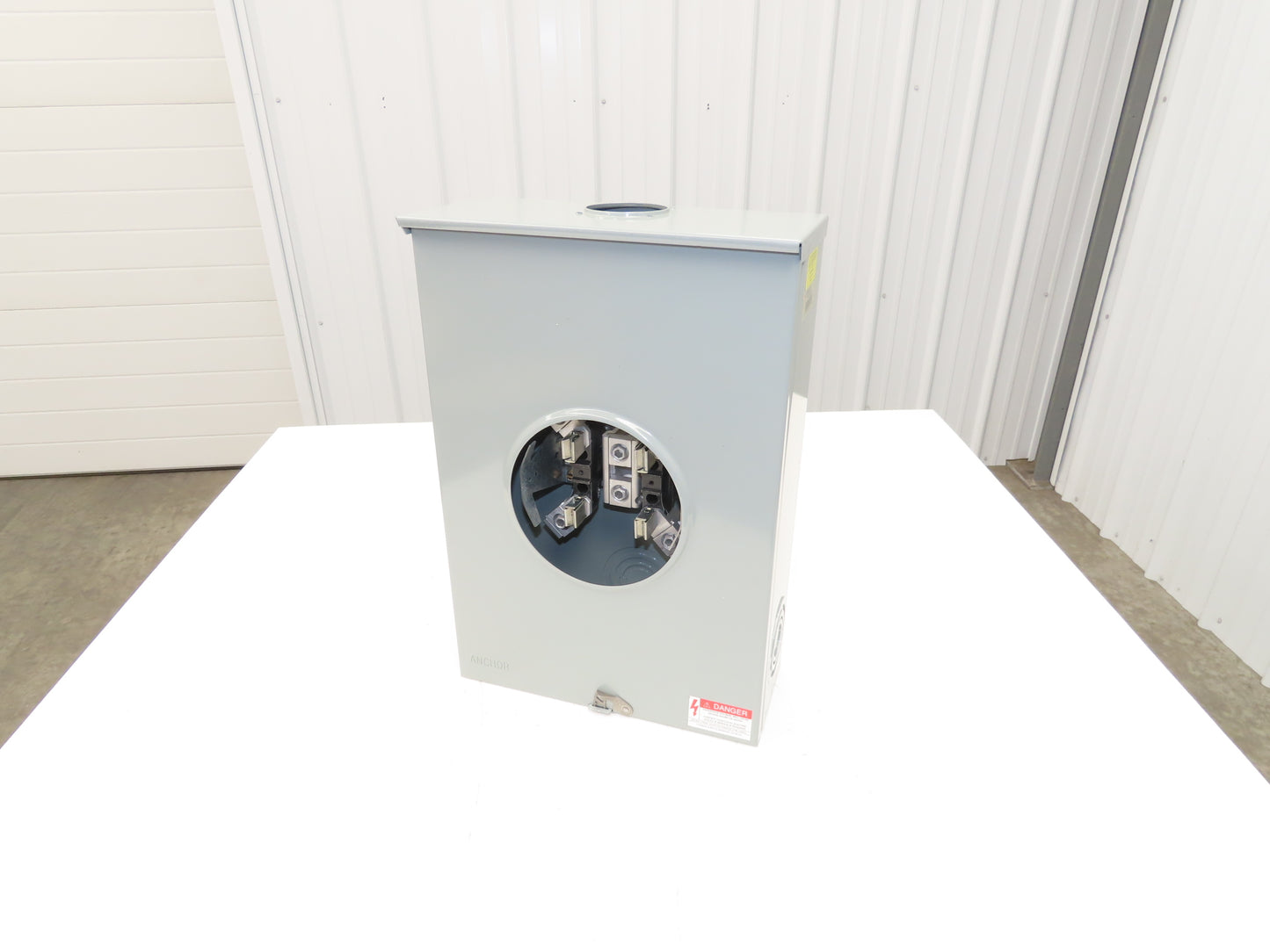 Thomas Betts URS1394-H0-WR Anchor Ringless 200A Meter Socket 1Ph 4 Terminal 3R