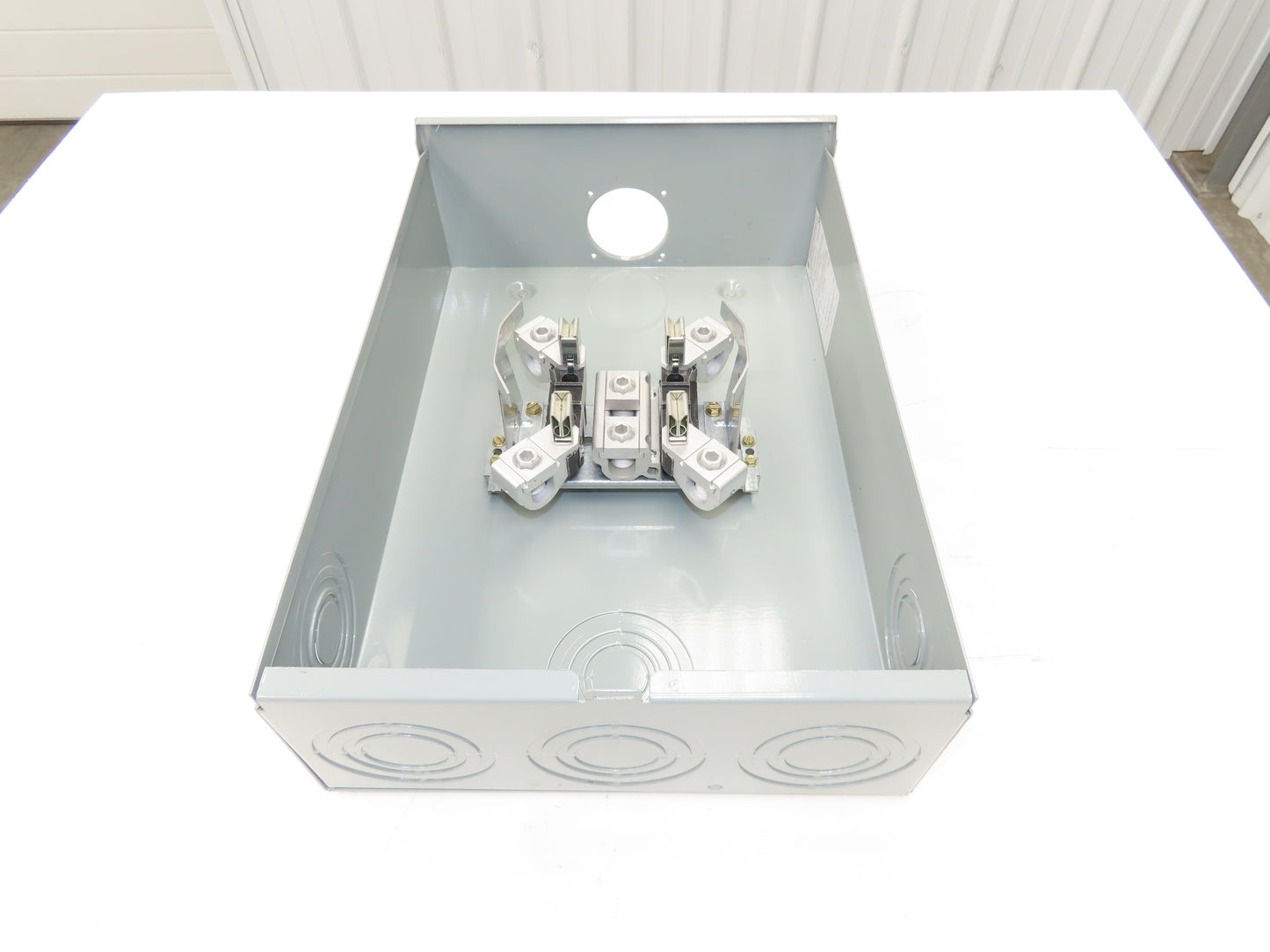 Thomas Betts URS1394-H0-WR Anchor Ringless 200A Meter Socket 1Ph 4 Terminal 3R