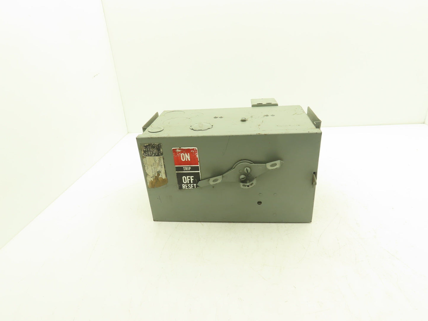 Siemens FVK34EB Busway Fusible Disconnect Switch Bus Plug 15A Breaker 600VAC 3PH