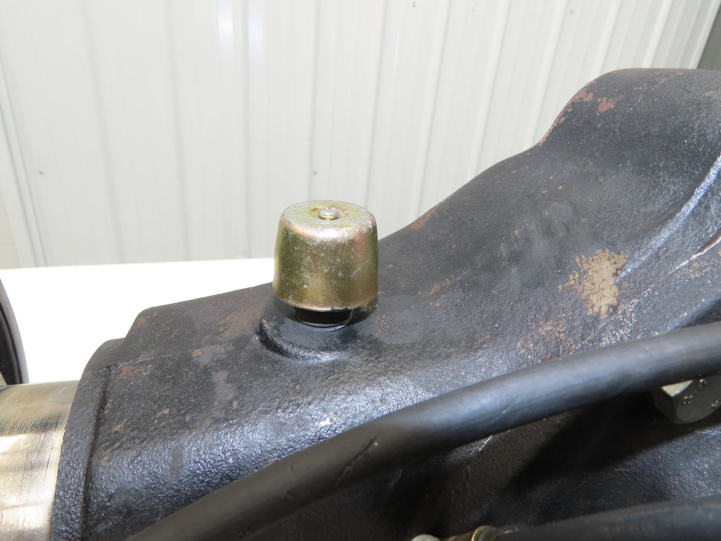 Hyster E30XM Forklift Dual-Wheel Front Drive Axle Assembly 5-Lug