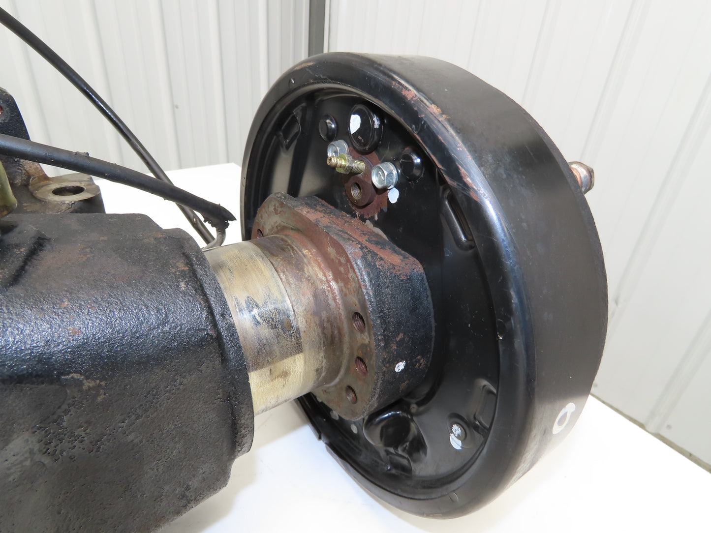 Hyster E30XM Forklift Dual-Wheel Front Drive Axle Assembly 5-Lug