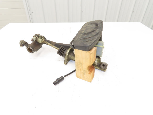 Hyster E30XM Brake Pedal Master Cylinder Assembly