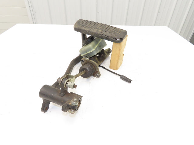 Hyster E30XM Brake Pedal Master Cylinder Assembly