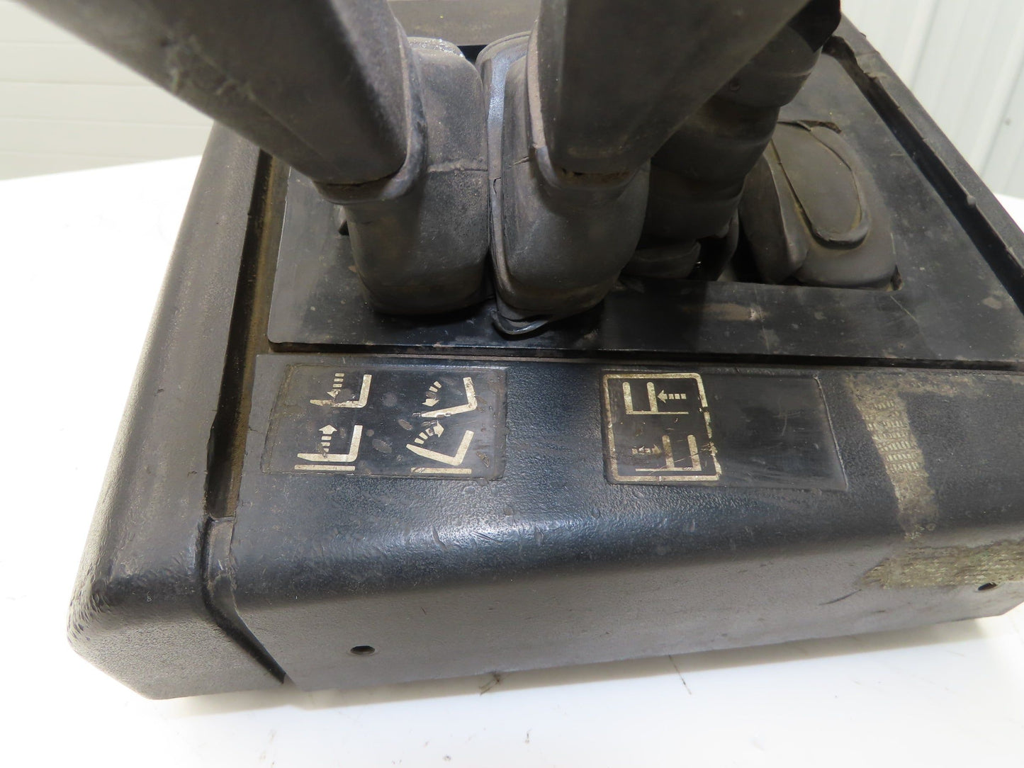 Hyster E30XM Forklift Sideshift 3 Lever Controls And Model Label