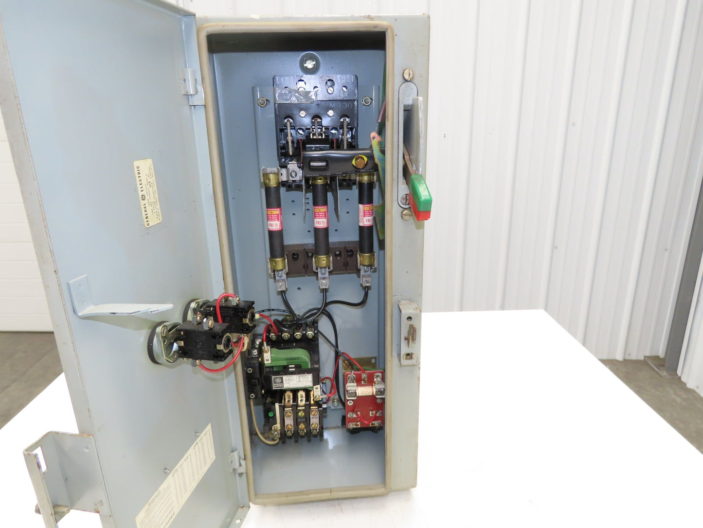 GE NP-161815-1 Fused 10Hp Combination Motor Starter 30 Amp 600v 3ph Size 0