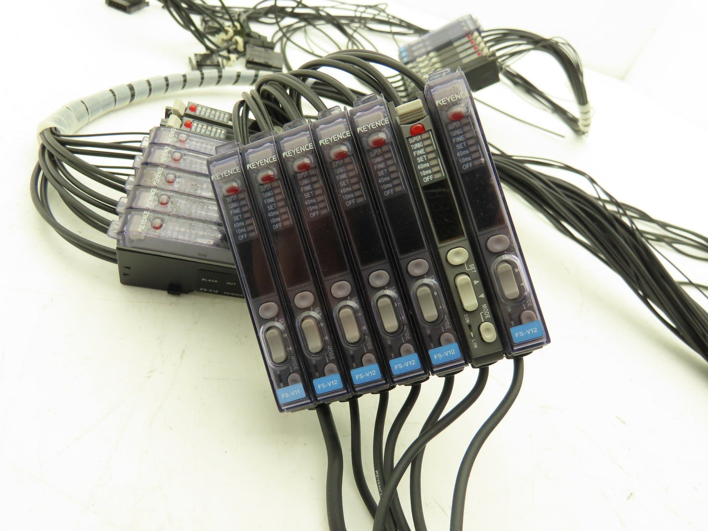 Keyence FS-V12 Photoelectric Sensor Mixed Lot of 21