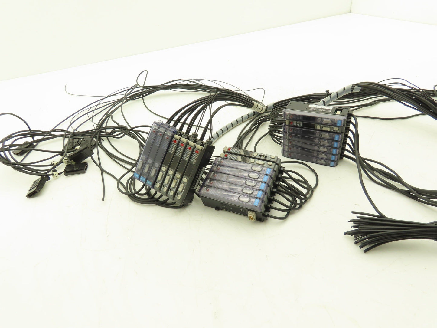 Keyence FS-V12 Photoelectric Sensor Mixed Lot of 21