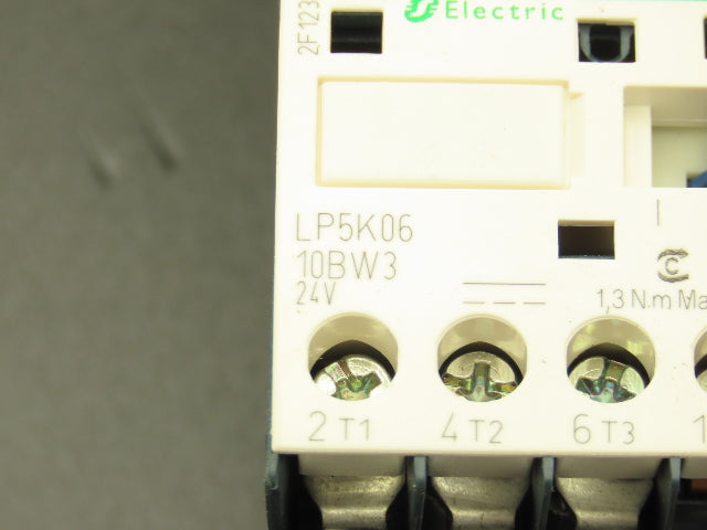 Schneider Electric LP5K0610BW3 Reversing Contactor 600V 3Ph 0.4-0.63A Coil 24VDC