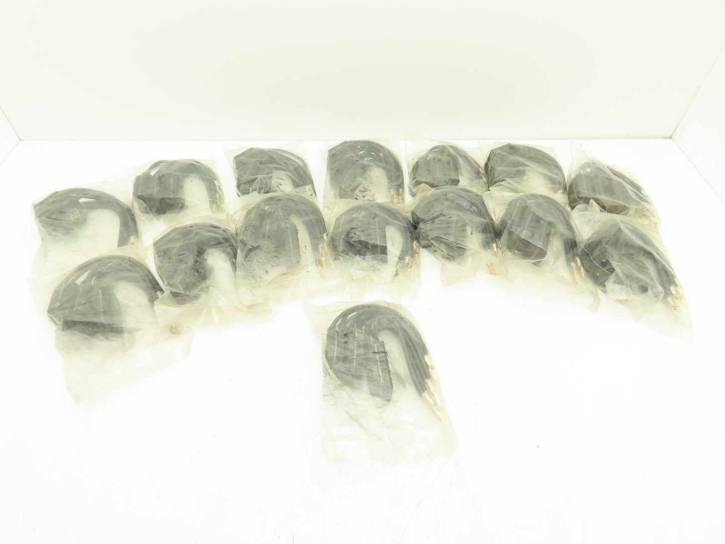 L944 Carbon Motor Brush 22mmx41mmx57mm Lot of 44