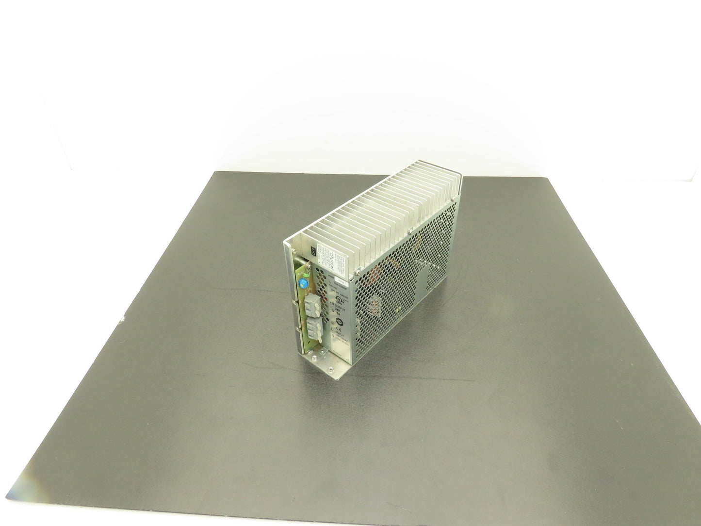 Idec Izumi ED3L-G24A2F Power Supply 200-240V 2.9A 50/60Hz Input 24V 11A Output