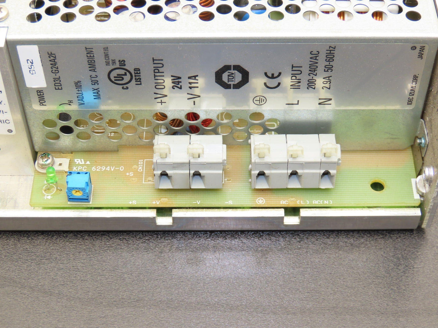 Idec Izumi ED3L-G24A2F Power Supply 200-240V 2.9A 50/60Hz Input 24V 11A Output