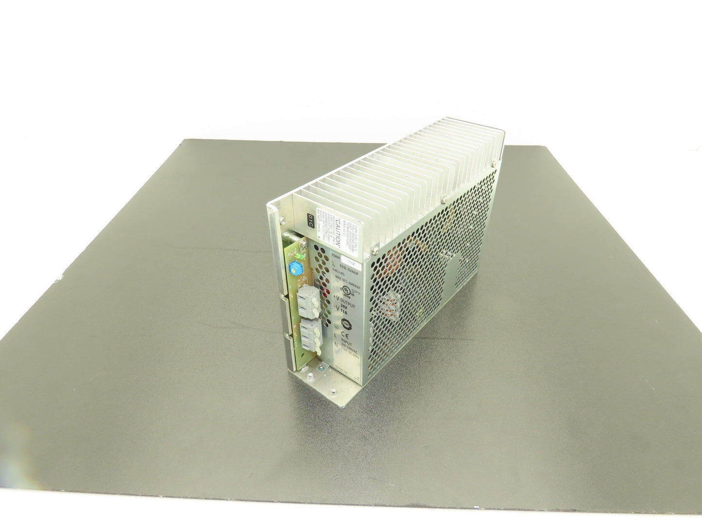 Idec Izumi ED3L-G24A2F Power Supply 200-240V 2.9A 50/60Hz Input 24V 11A Output