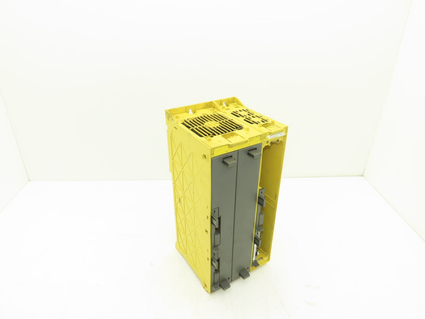 Fanuc A02B-0283-B803 3-Slot Chassis Base unit