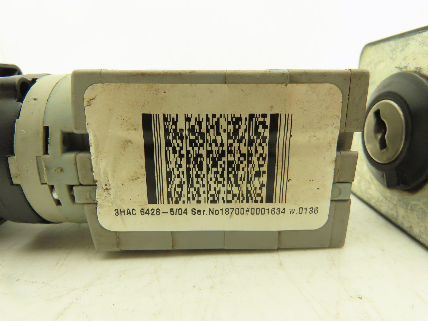 ABB WAW937/8ZM 3HAC 6428-5/04 Control Switch 2-Position 25A 690V NO KEY Lot of 3