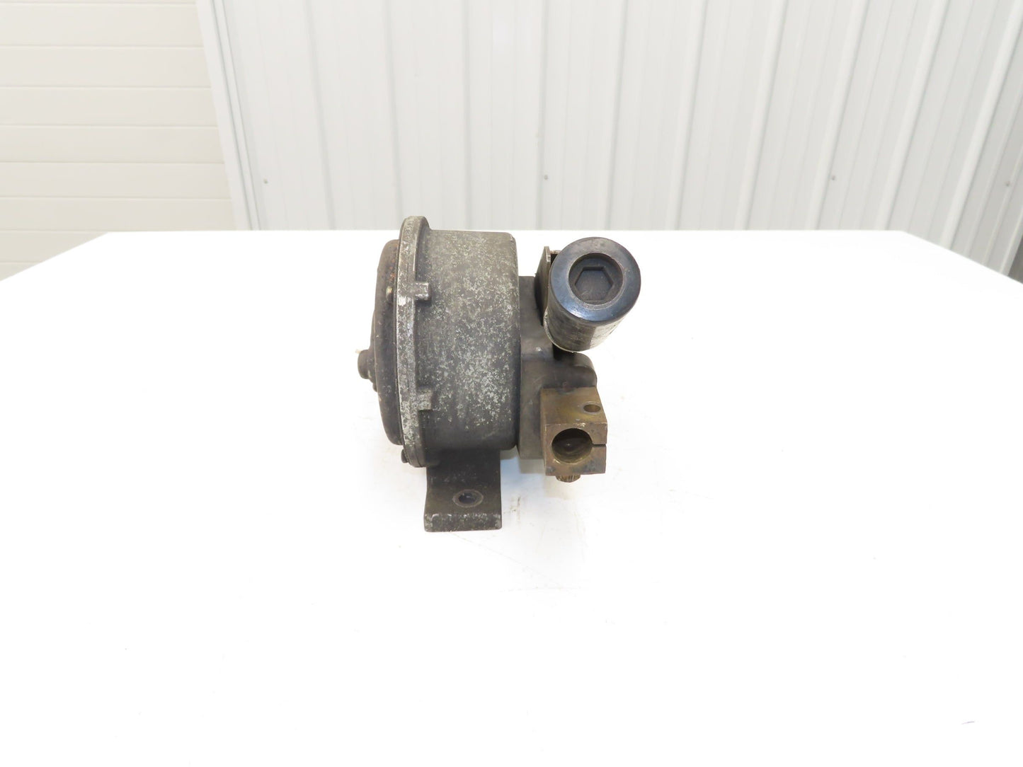 Yaskawa Electric PMED-12-HQ61 DC Wire Feeder 130rpm 18.3VDC 5.5 Amps 0.9.1.0