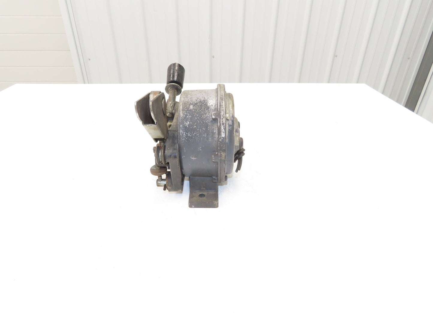 Yaskawa Electric PMED-12-HQ61 DC Wire Feeder 130rpm 18.3VDC 5.5 Amps 1.2 Roller