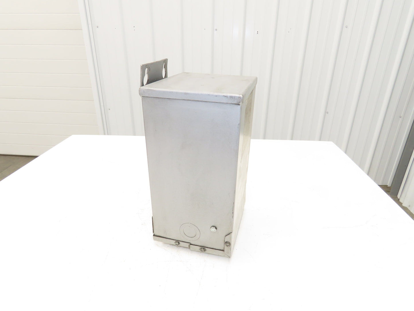 Dongan 85-1050SH Transformer 3KVA 1PH 240v/480v Pri 120v/240v Sec Wall Mount