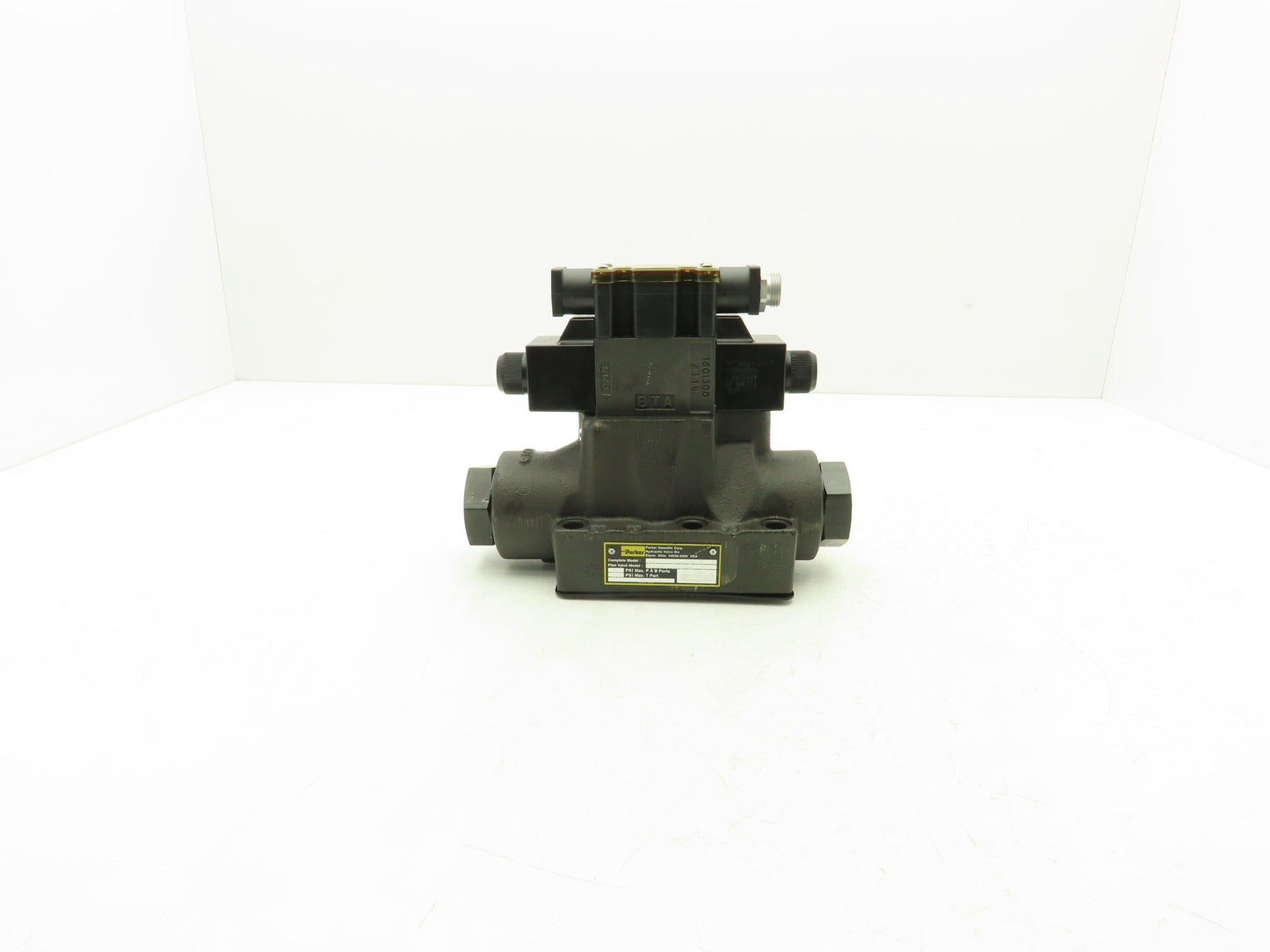 Parker D1VHW004CNYGF56 Hydraulic Directional Control Solenoid Valve 120V