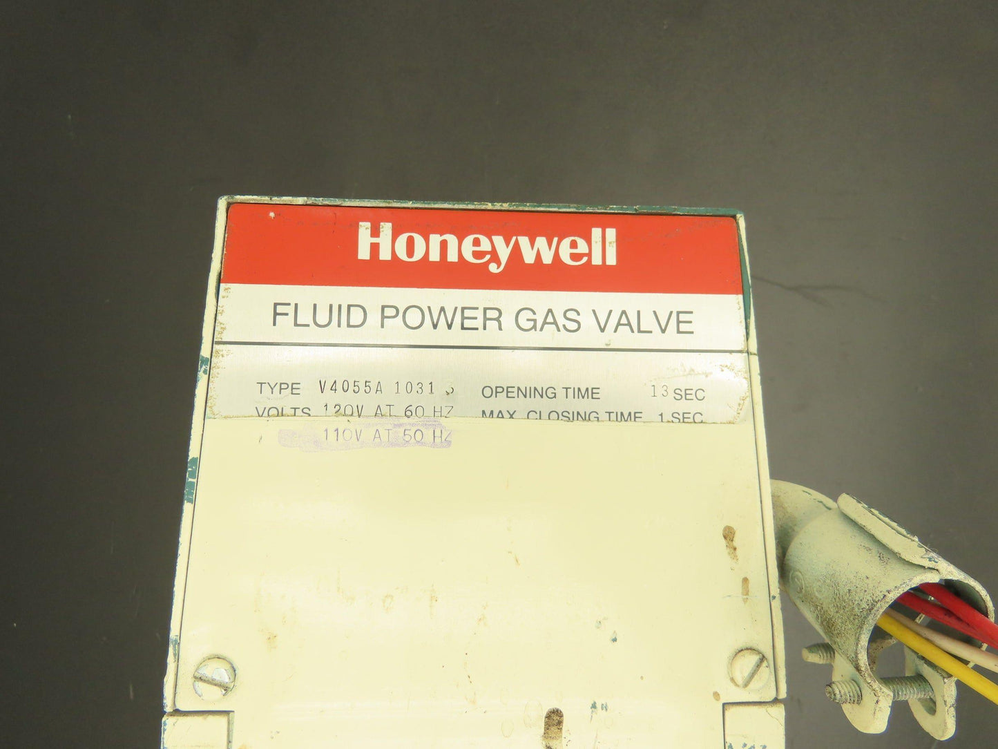 Honeywell V4055A 1031 3 Fluid Power Gas Valve On Off Actuator 120V 1" NPT 5 psi