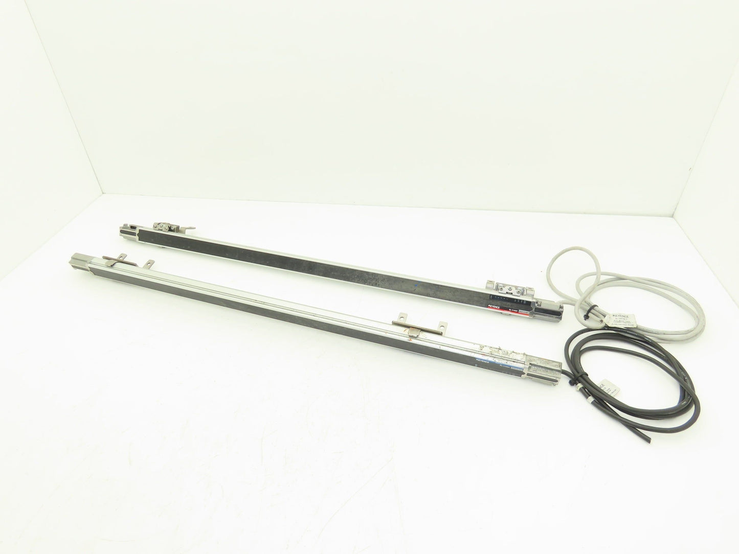 Keyence SL-V40H Light Curtain Transmitter Receiver Set 780mm 24VDC