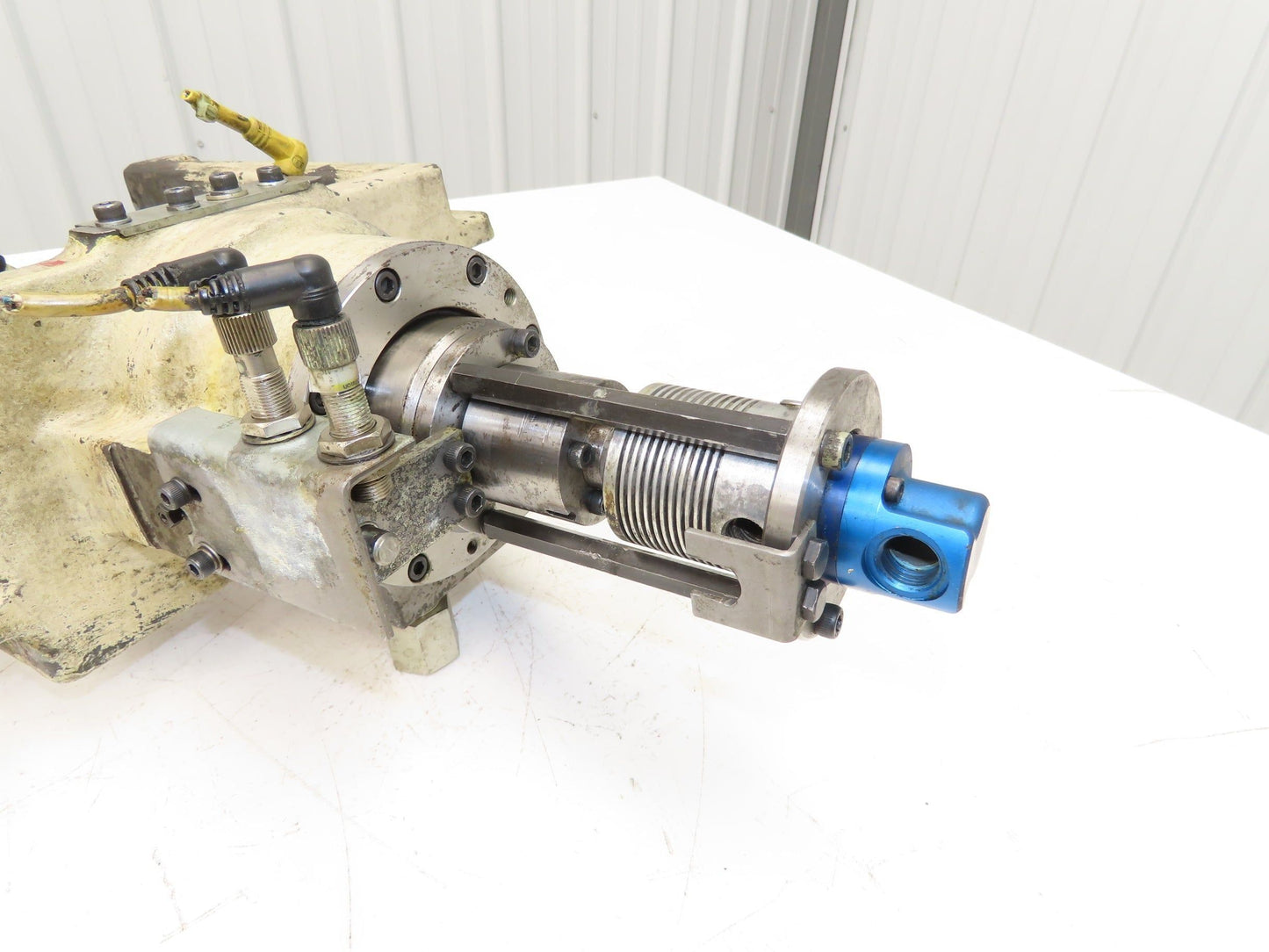 Okuma MA-60HB Lathe Milling Machine Spindle Piston Actuator Cylinder Assembly