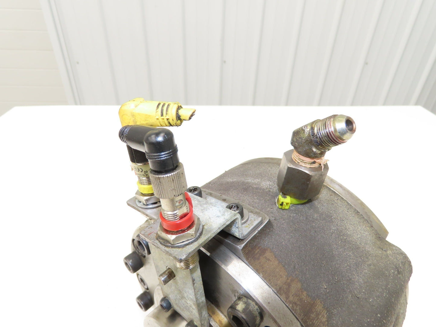 Okuma MA-60HB CNC Lathe Spindle Hydraulic Chuck Actuator Cylinder