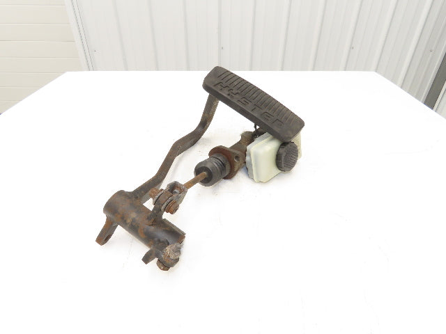 Hyster E60Z-33 Brake Pedal Master Cylinder Assembly