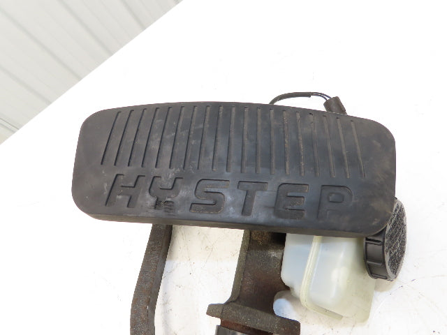 Hyster E60Z-33 Brake Pedal Master Cylinder Assembly