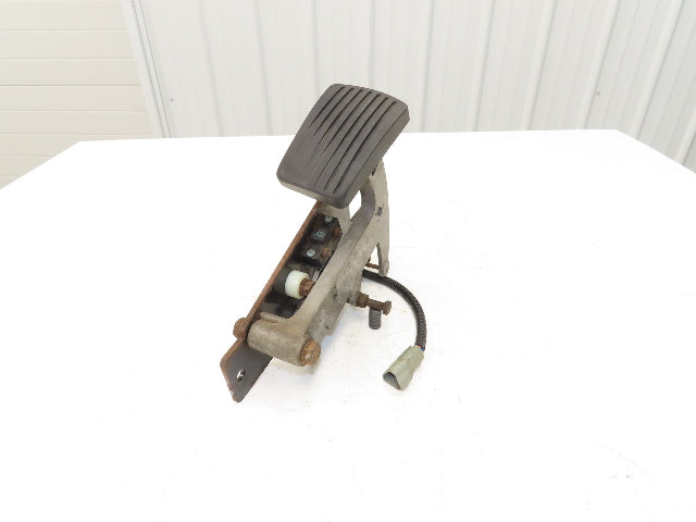 Hyster E60Z-33 Throttle Go Accelerator Gas Pedal