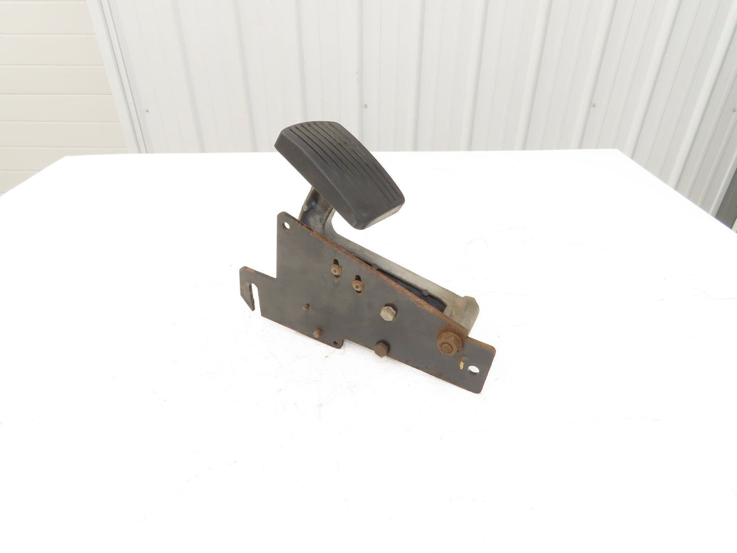 Hyster E60Z-33 Throttle Go Accelerator Gas Pedal