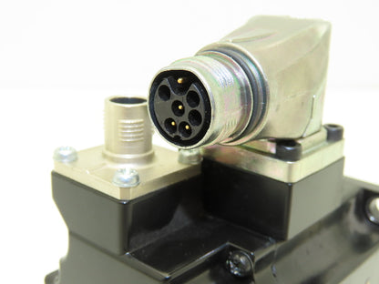 Yaskawa SGM7A-02D7F61 Servo Motor 200W 3000rpm 400V 3Ph 1.2A 0.637Nm 250Hz