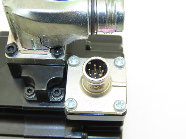 Yaskawa SGM7A-02D7F61 Servo Motor 200W 3000rpm 400V 3Ph 1.2A 0.637Nm 250Hz