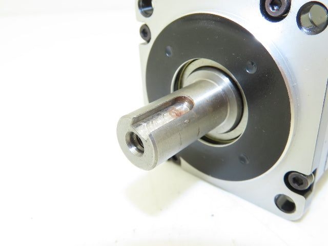 Yaskawa SGM7A-02D7F61 Servo Motor 200W 3000rpm 400V 3Ph 1.2A 0.637Nm 250Hz
