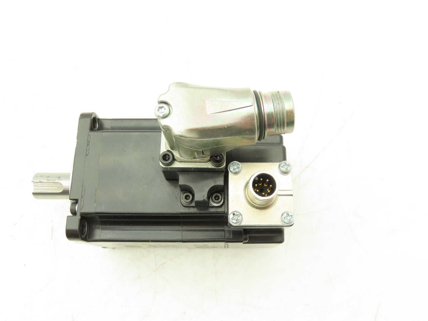 Yaskawa SGM7A-04D7F61 Servo Motor 400W 3000rpm 400V 3Ph 1.2A 1.27Nm 250Hz