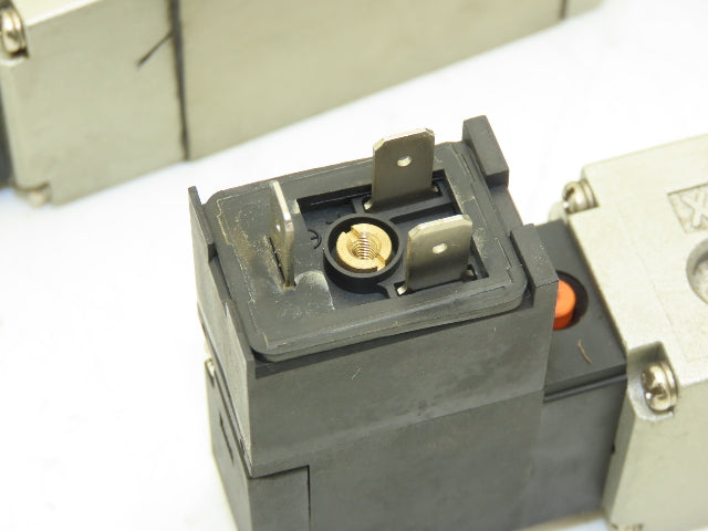 SMC VP544-5DZ-B Pneumatic Air Solenoid Valve 24V Coil Lot of 5