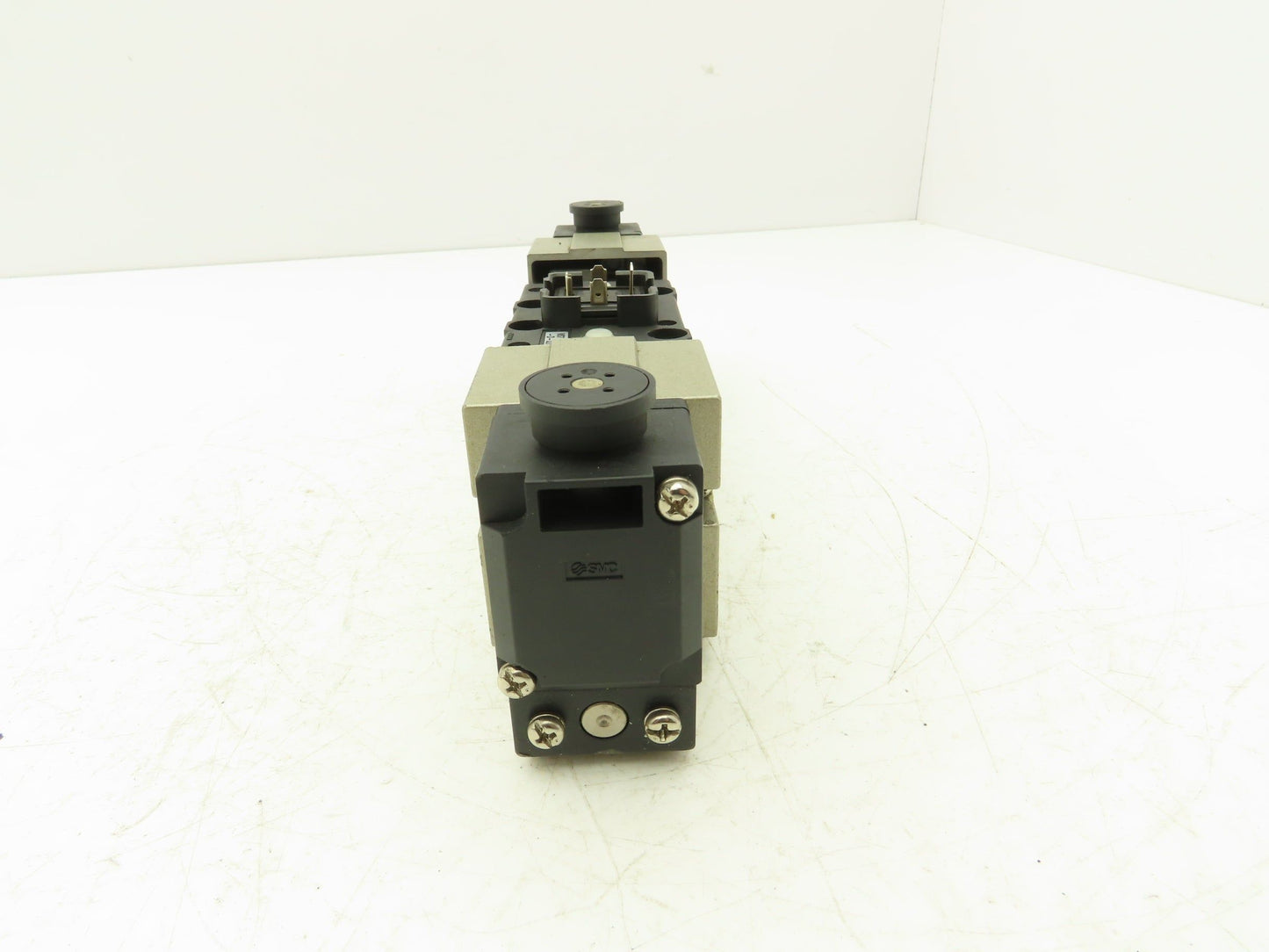SMC VS7-8-FHG-D-3ZM Pneumatic Air Double Solenoid Valve 24v