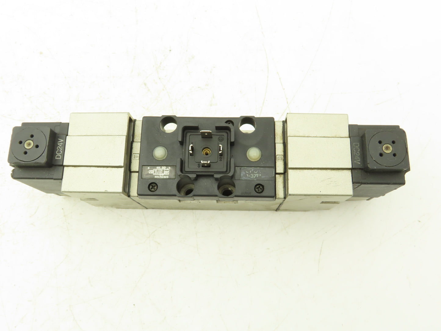 SMC VS7-8-FG-D-3ZM Pneumatic Air Double Solenoid Valve 24v
