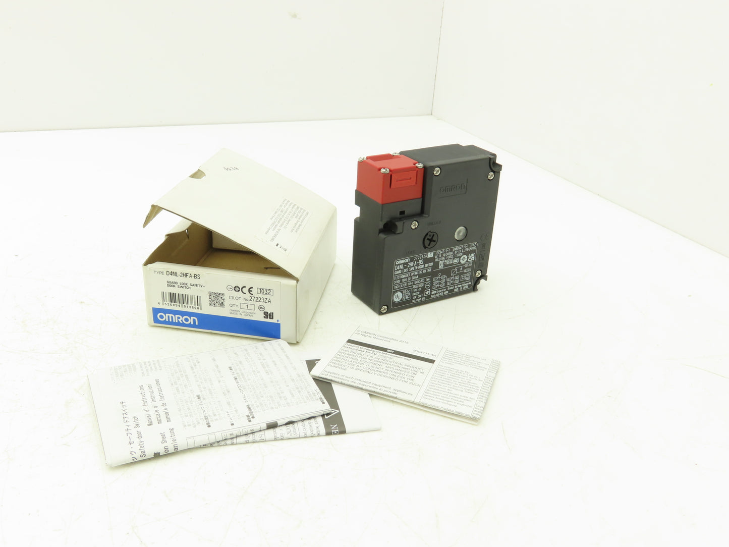 Omron D4NL-2HFA-BS Guard Safety Door Switch Interlock Solenoid Release 24VDC