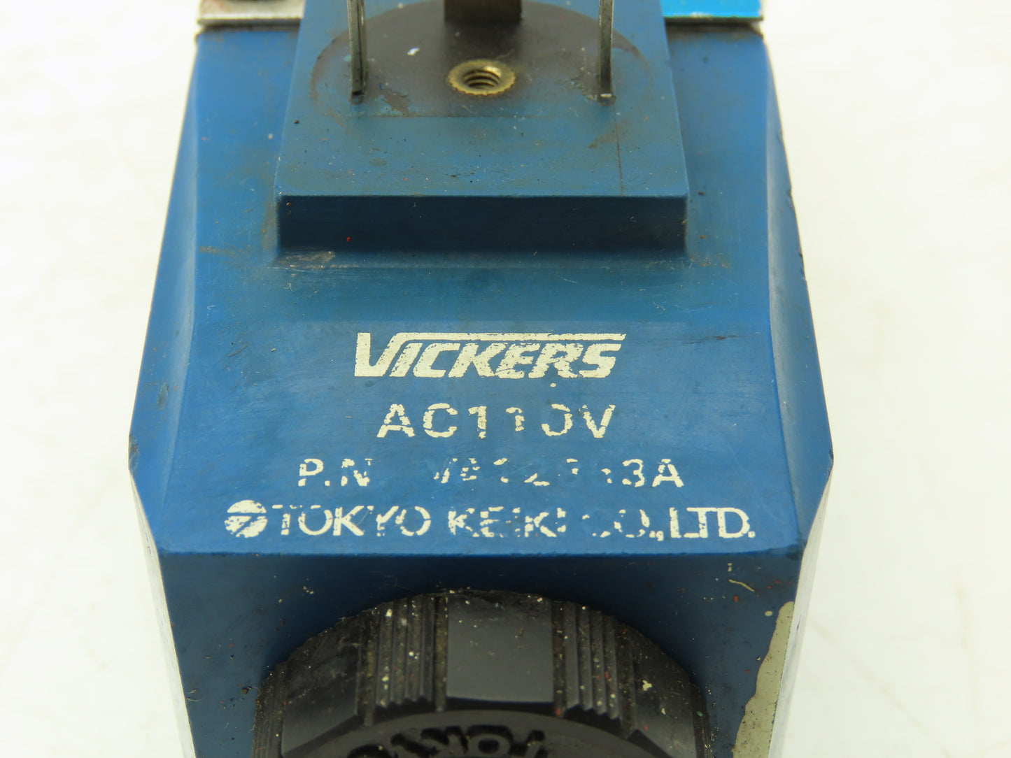 Vickers DG4V-3-2A-M-U2-B-7-50 Hydraulic Directional Solenoid Valve 110v