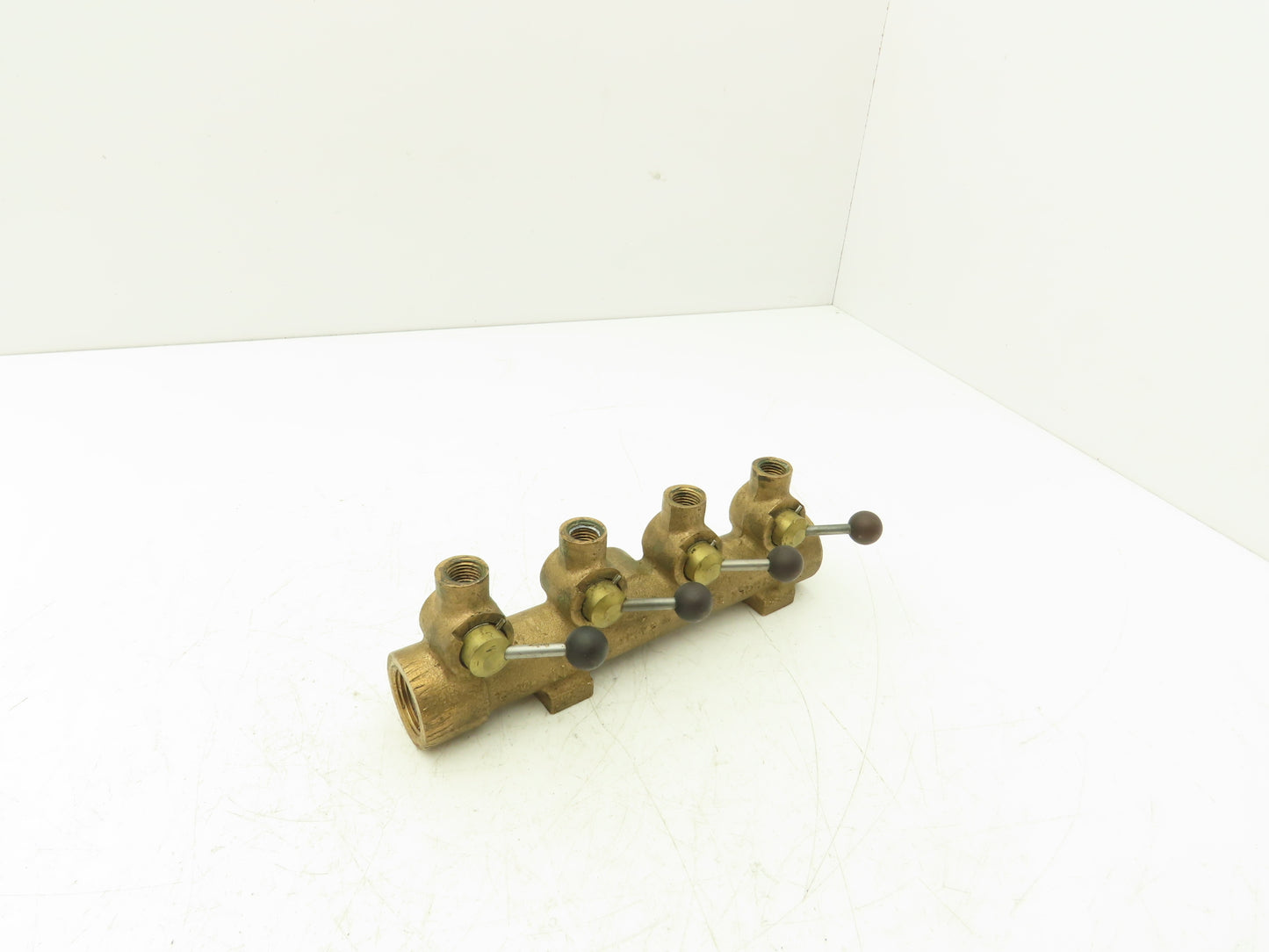 Circle Seal P11-395 5 Way Manual Control Valve 3/4" NPT In x 1/4"NPT Out