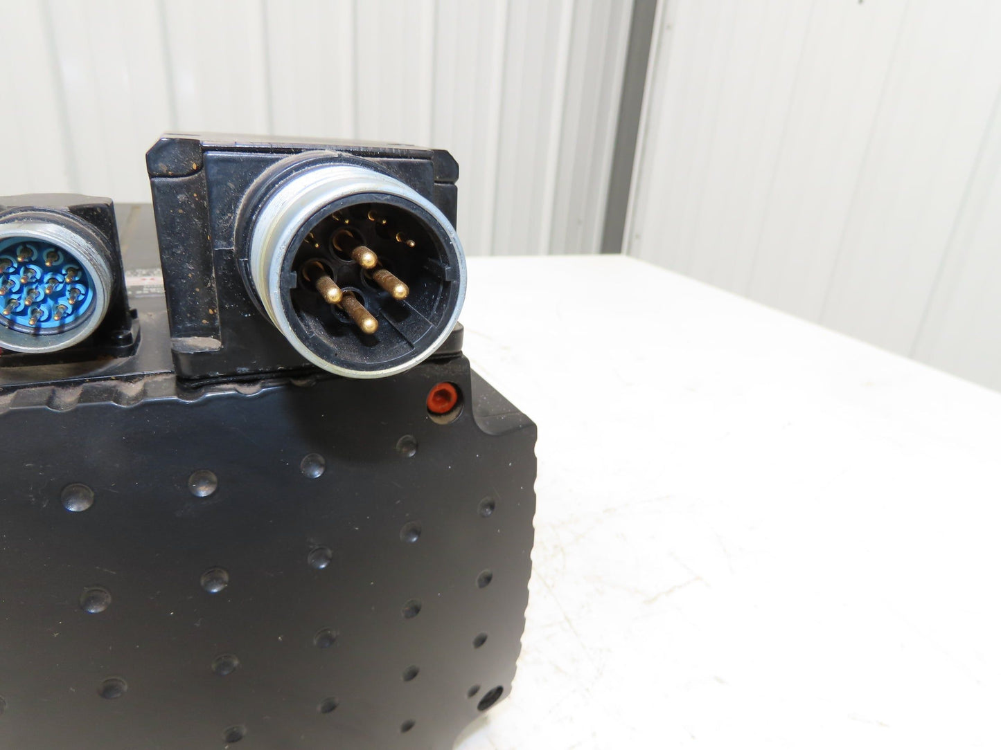 Moog G415-804 AC Servo Motor 4.61kW 2200rpm 325v