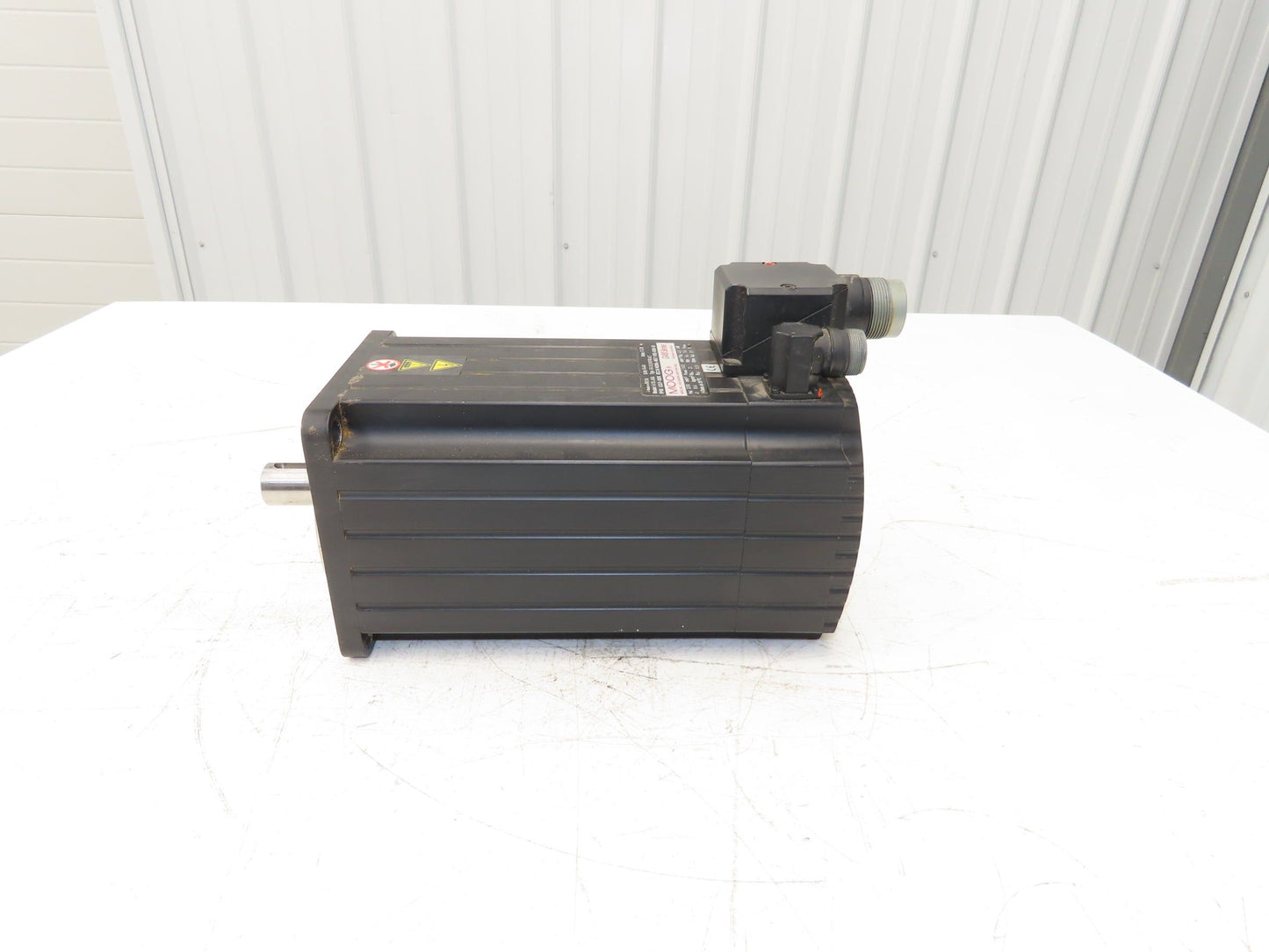 Moog G415-804 AC Servo Motor 4.61kW 2200rpm 325v