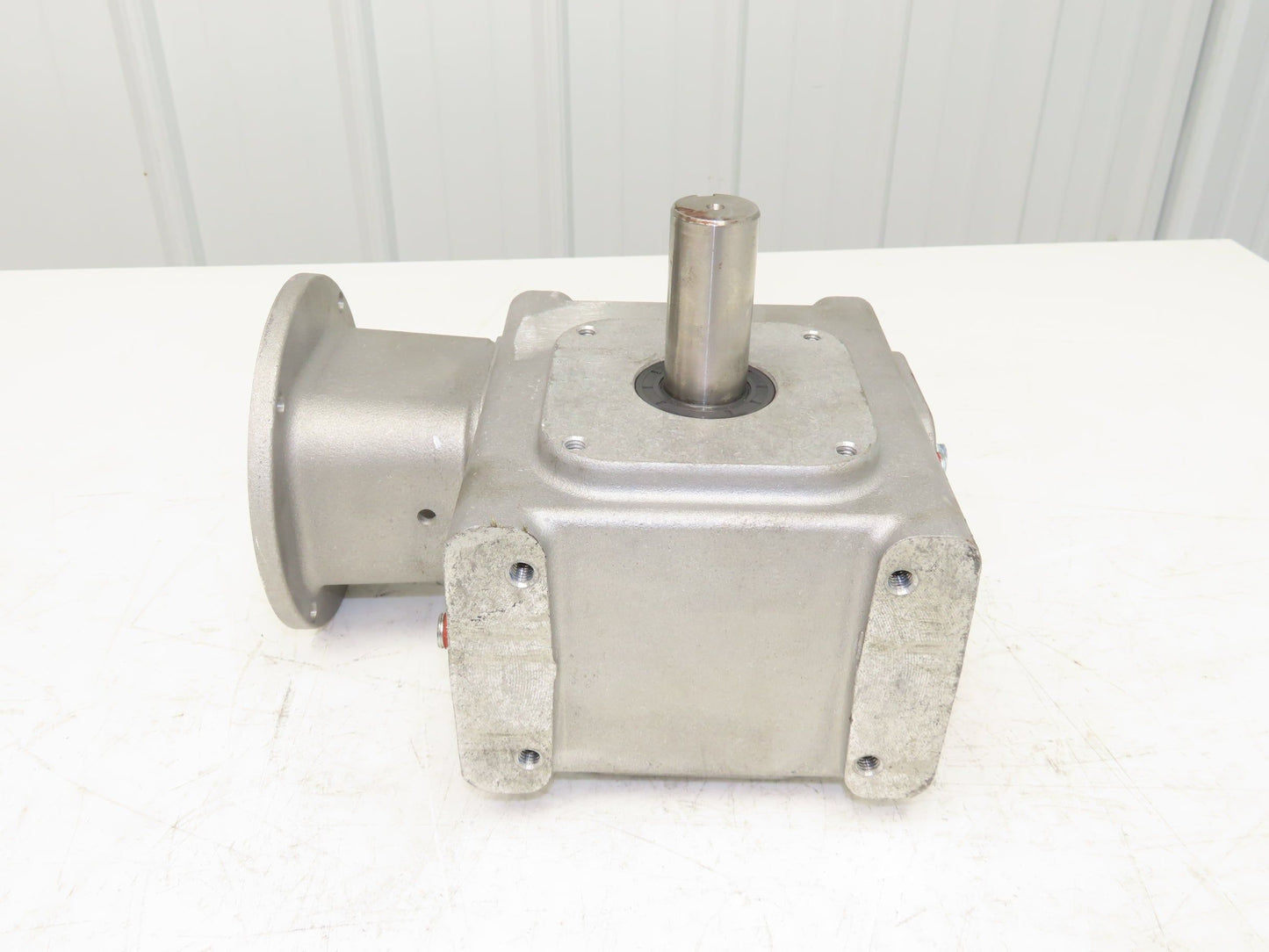 Electra Grove Gear EL-TM-826-25-R-140 Gearbox 25:1 Reducer 2.5Hp 70rpm 140TC RH