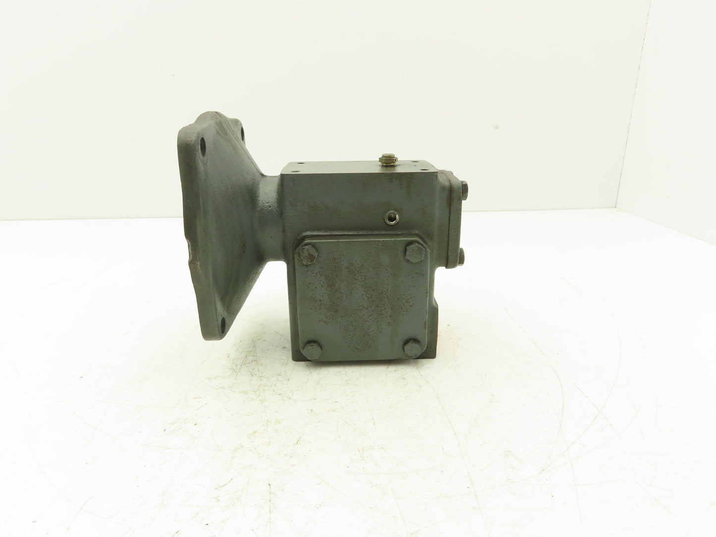 Hub City 184 Gearbox 5:1 Reducer 350rpm LH Output 56C Style C 0220-60351