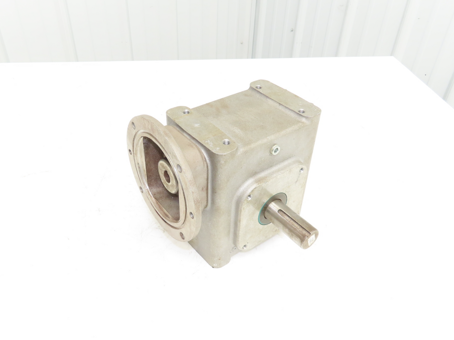 Electra Grove Gear EL-TMQ-826-20-R-56 Worm Gearbox 20:1 Reducer 3Hp 88rpm 56C RH