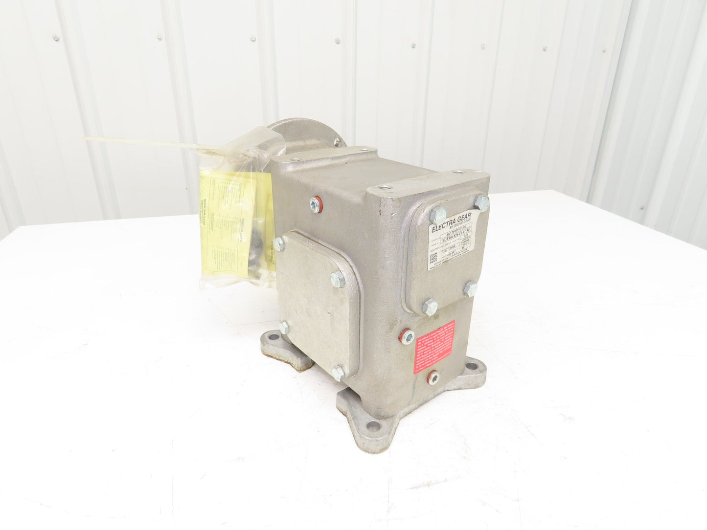 Electra Grove Gear EL-TMQ-826-25-L-140 Gearbox 25:1 Reducer 2.5Hp 70rpm 140TC LH