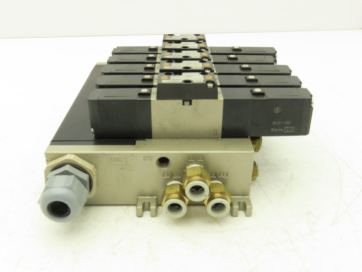 SMC VFS2300-5FZ Pneumatic 6-Station Solenoid Manifold w/5 Valves 24VDC VFS2000